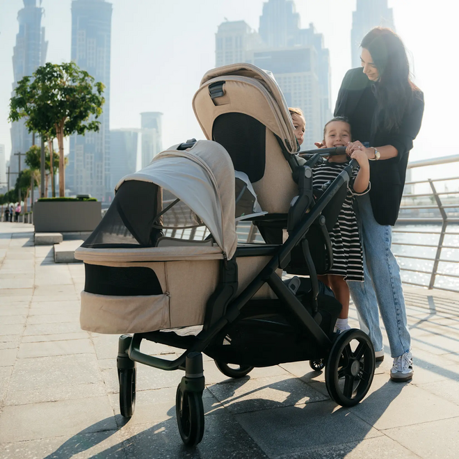 Vista V3 Stroller - James - Black - Carbon Frame - Black Leather