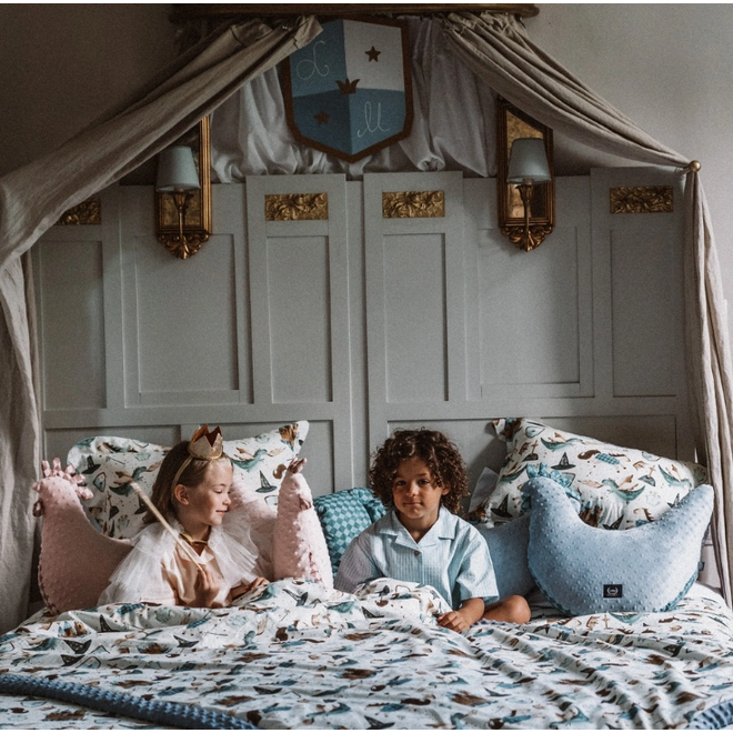 GRANDMA DANA'S HEN-PRINCE - WIND BLUE