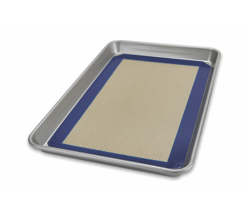 USA Pan Quarter Sheet Pan & Baking Mat Set