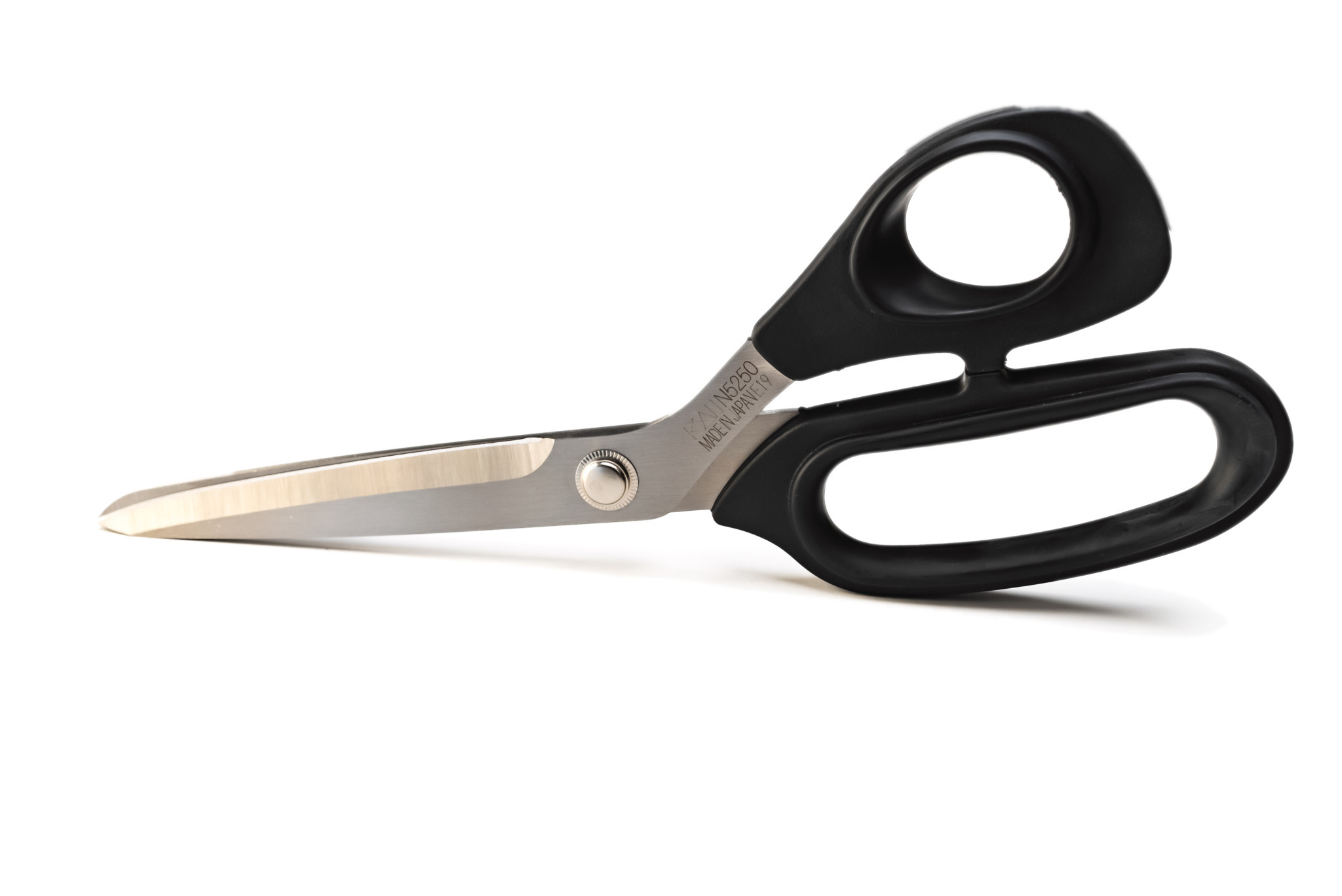 Kai 10 Fabric Shears - Bear Claw Knife & Shear