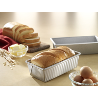 USA Pan, Small Loaf Pan - 1 lb. vol.  8 ½ x 4 1/2 x 2 ¾ in.