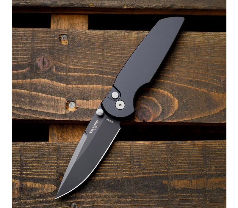 Pro-Tech, TR-3 Integrity Manual, Solid Black Handle, DLC Black S35VN