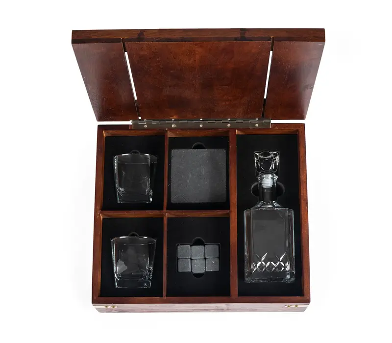 Picnic Time, Legacy, Whiskey Box with Decanter