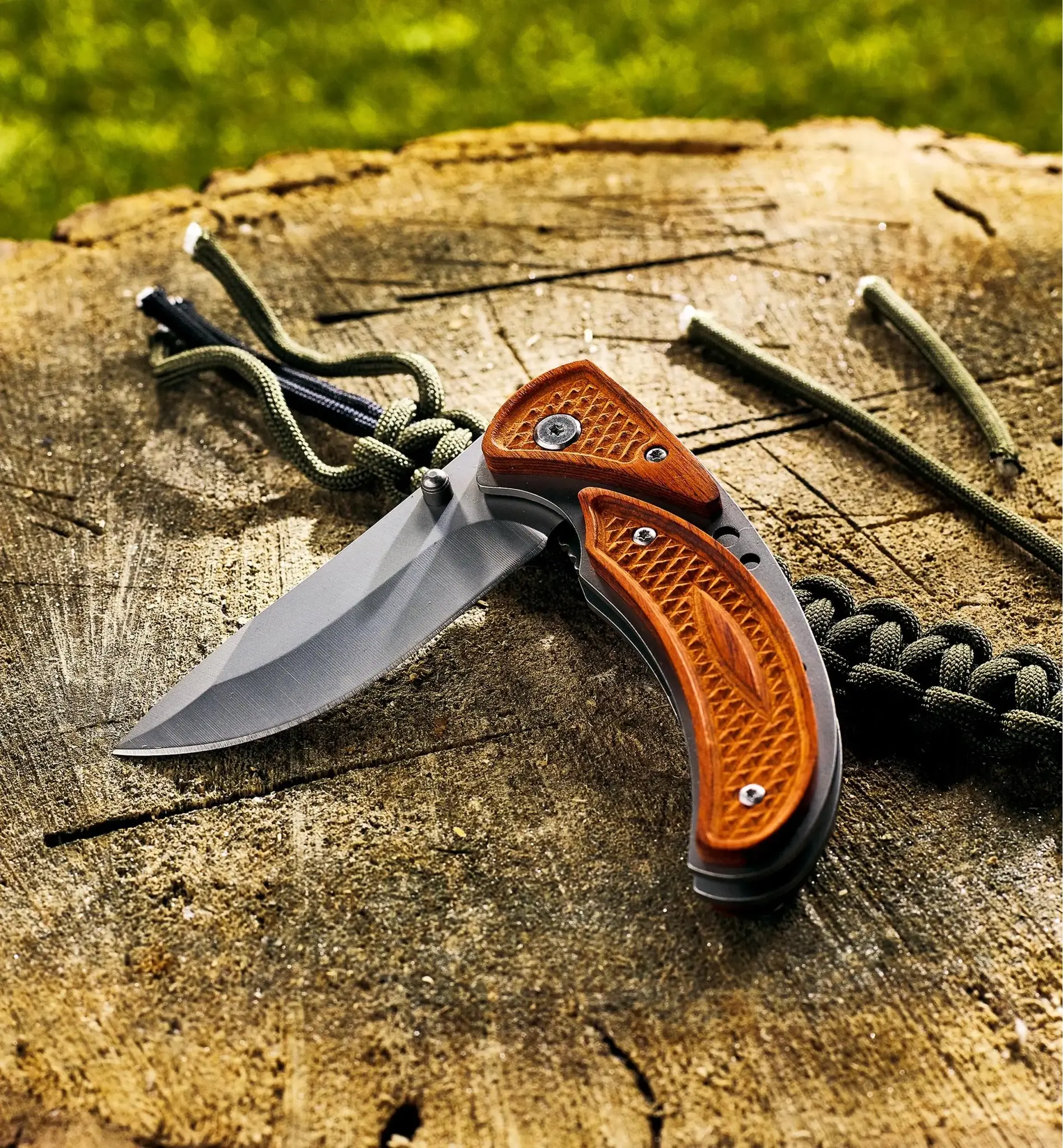Choosing Your First Folding Knife: A Beginner's Guide to Blade Styles and Materials