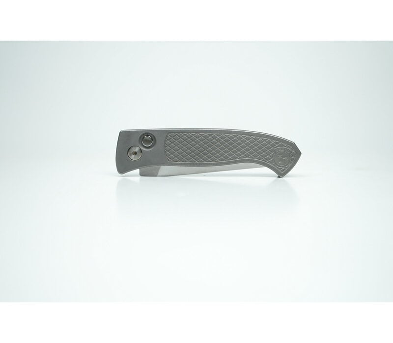 Pro-Tech, 2026 Brend Classic Custom 001 17-4 Steel Textured Handle, 154CM Steel