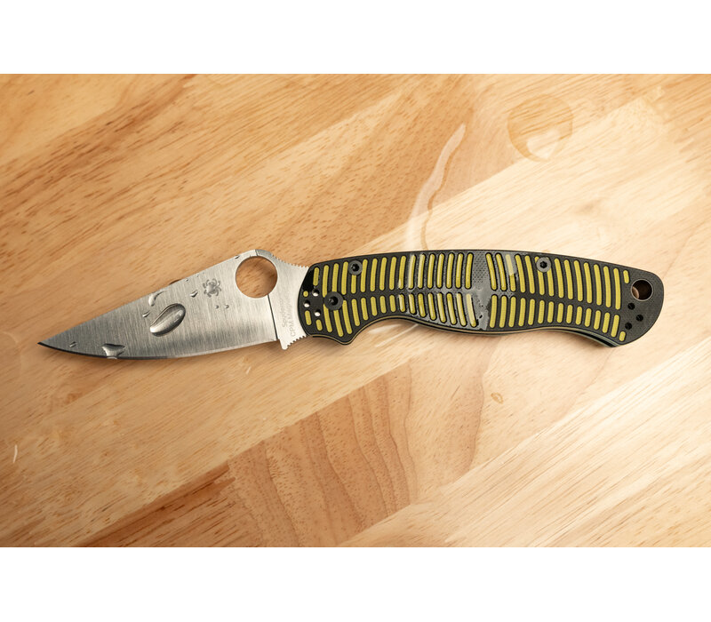 Spyderco Para Military 2 Salt Yellow and Black G10, MagnaCut