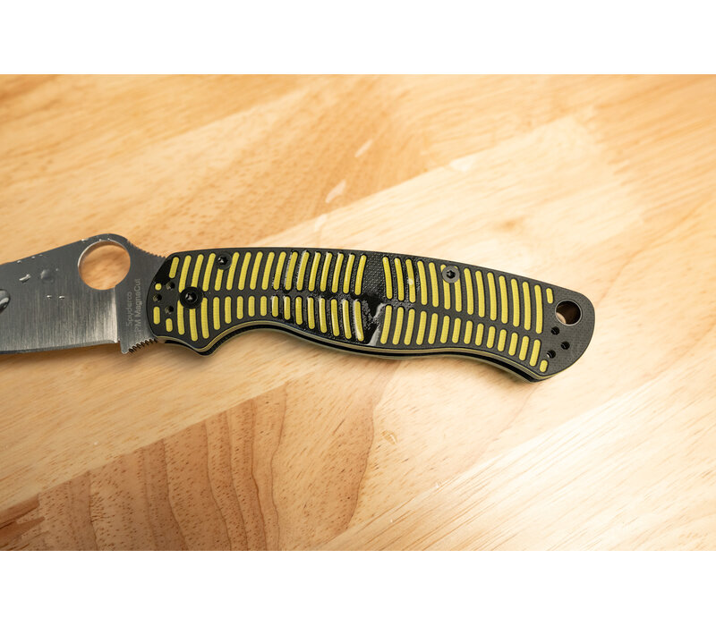 Spyderco Para Military 2 Salt Yellow and Black G10, MagnaCut