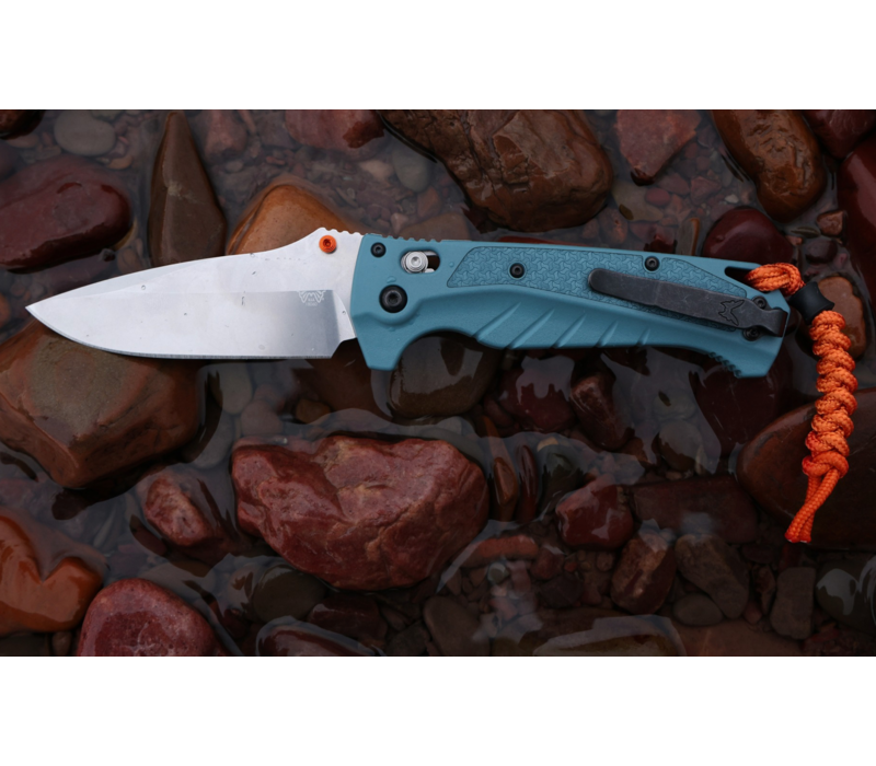 Benchmade Mini Adira, Magnacut, Depth Blue Grivory Handle