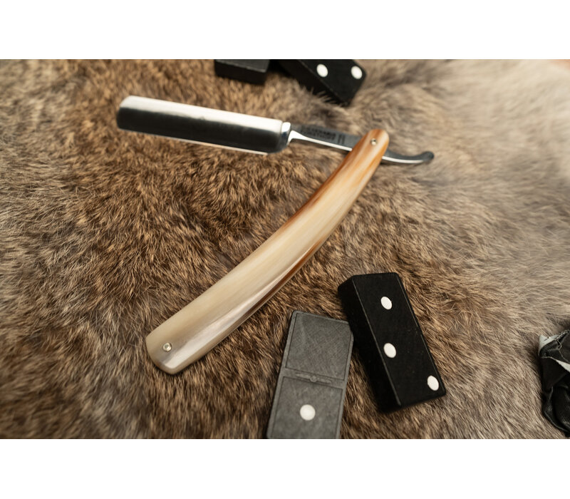 Giesen & Forsthoff  Straight Razor 5/8" Carbon Steel, Light Horn Handle