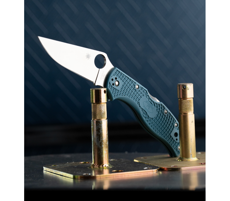 Spyderco, Stretch 2 lightweight straight spine  with K390 powder steel stainless blade.