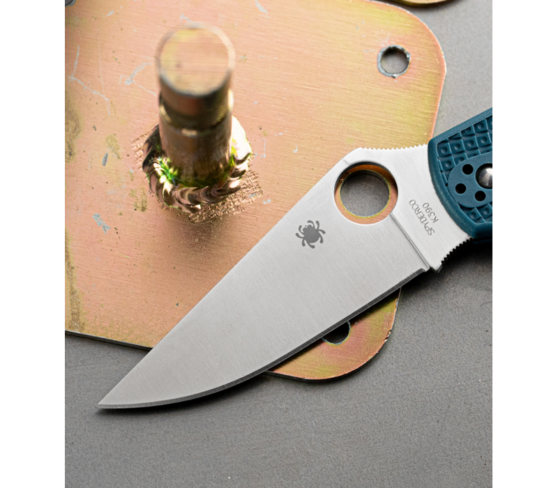 Spyderco, Stretch 2 lightweight straight spine  with K390 powder steel stainless blade.