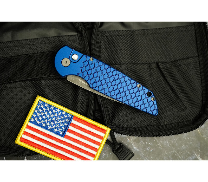 Pro-Tech, TR-3 BSA26.TR3.1 Blue Fish Scale Handle, 154CM