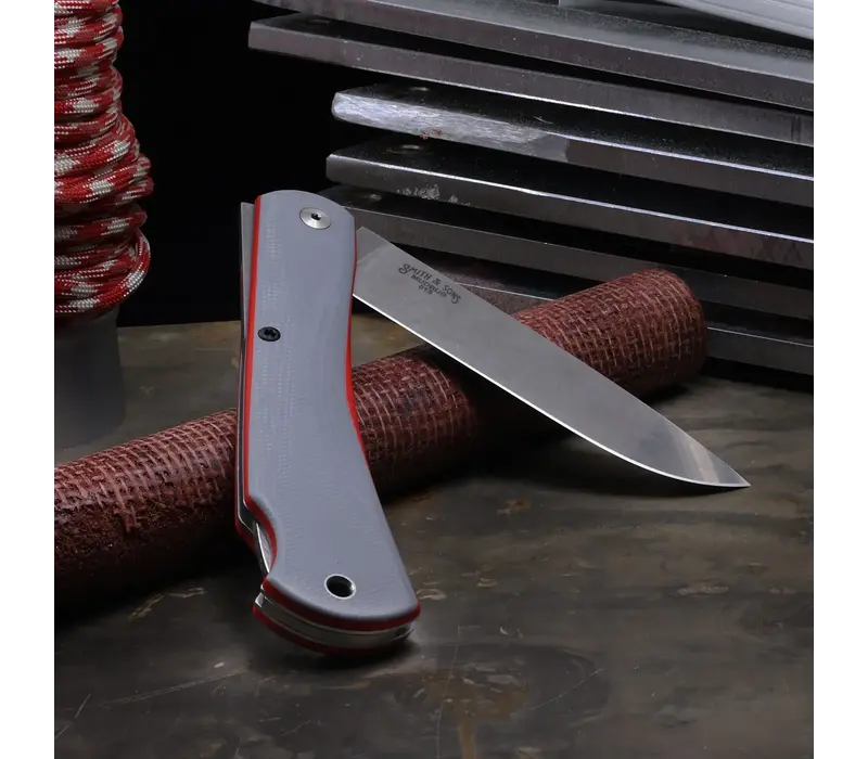 White River Mudbug, Gray & Red G10 Handle, Magnacut Steel