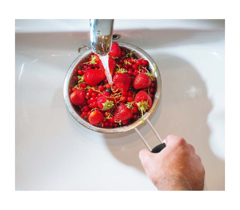 HIC Kitchen 8" Mesh Strainer with Silicone Handle