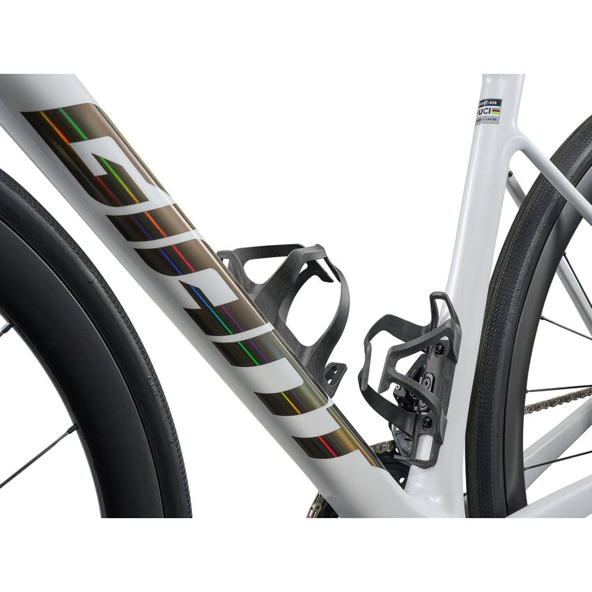 GIANT 2026 GIANT Defy Advanced Pro 1