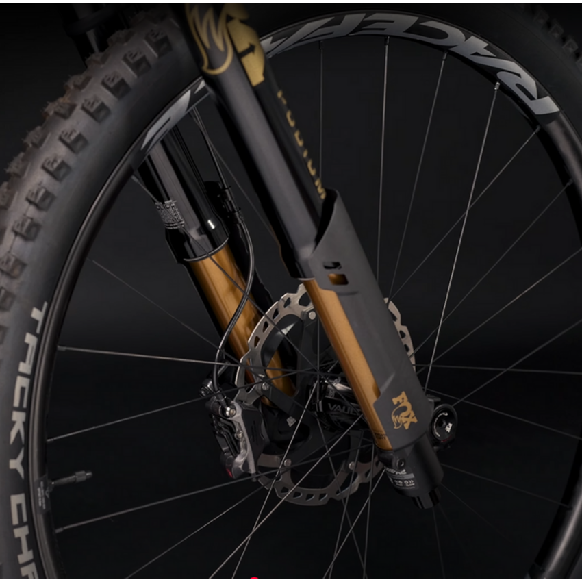 FOX FOX Fourche Factory Podium Inverted 29" 170mm 20TA x 110 mm, 44mm Offset, GRIP X2, 58HT Crown, Black/Podium Gold