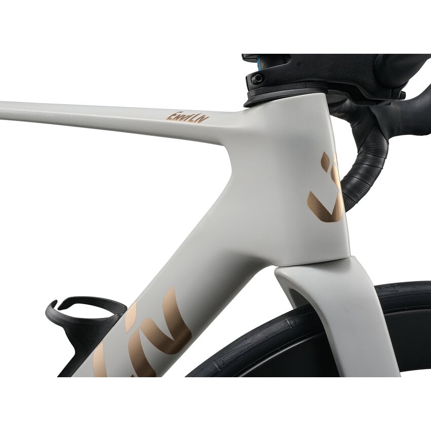 LIV 2027 LIV Enviliv Advanced 1