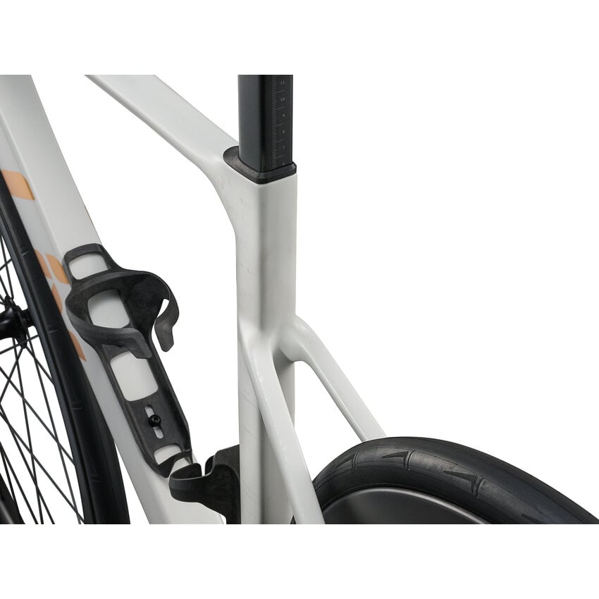 LIV 2027 LIV Enviliv Advanced 1