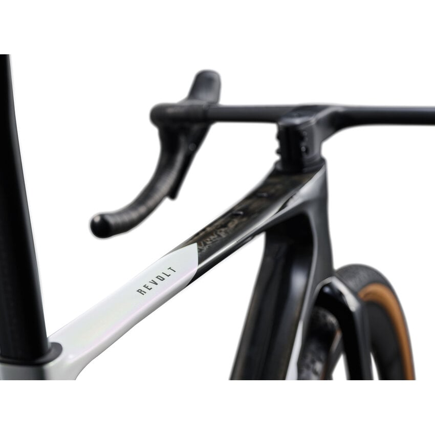 GIANT surcom 2027 GIANT Revolt Advanced 0 SL GIANT surcom 2027 GIANT Revolt Advanced 0 SL