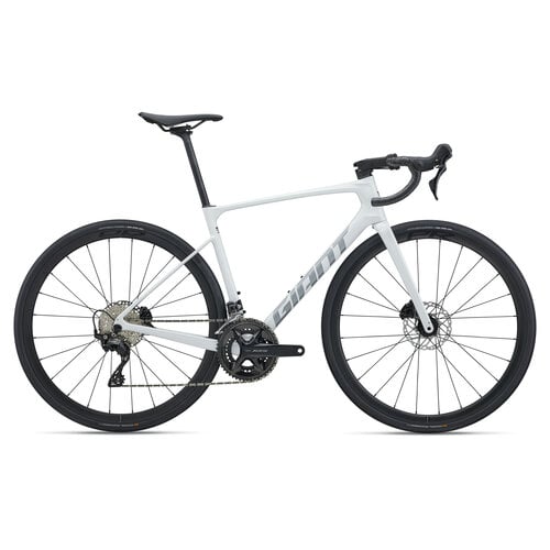GIANT 2027 GIANT Defy Advanced 2 GIANT 2027 GIANT Defy Advanced 2