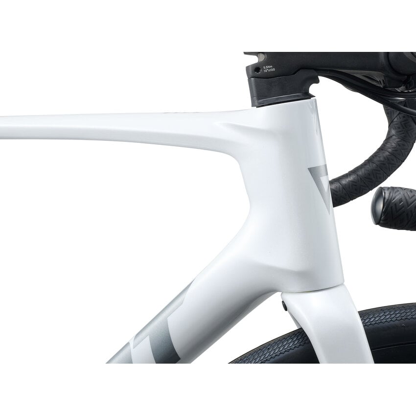 GIANT 2027 GIANT Defy Advanced 2 GIANT 2027 GIANT Defy Advanced 2