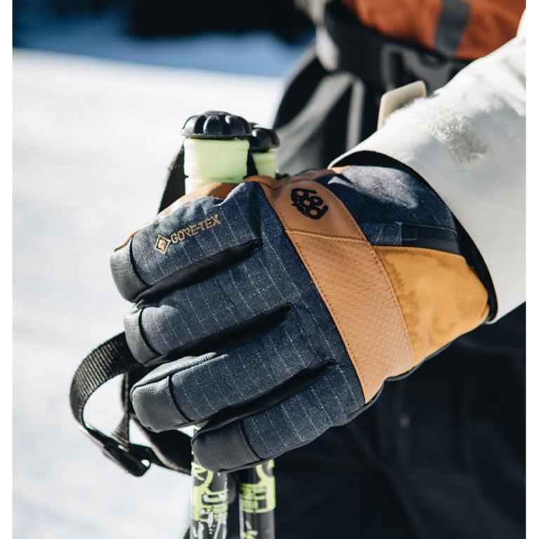 686 Men's GORE-TEX SMARTY 3-in-1 Gauntlet Glove 686 Men's GORE-TEX SMARTY 3-in-1 Gauntlet Glove