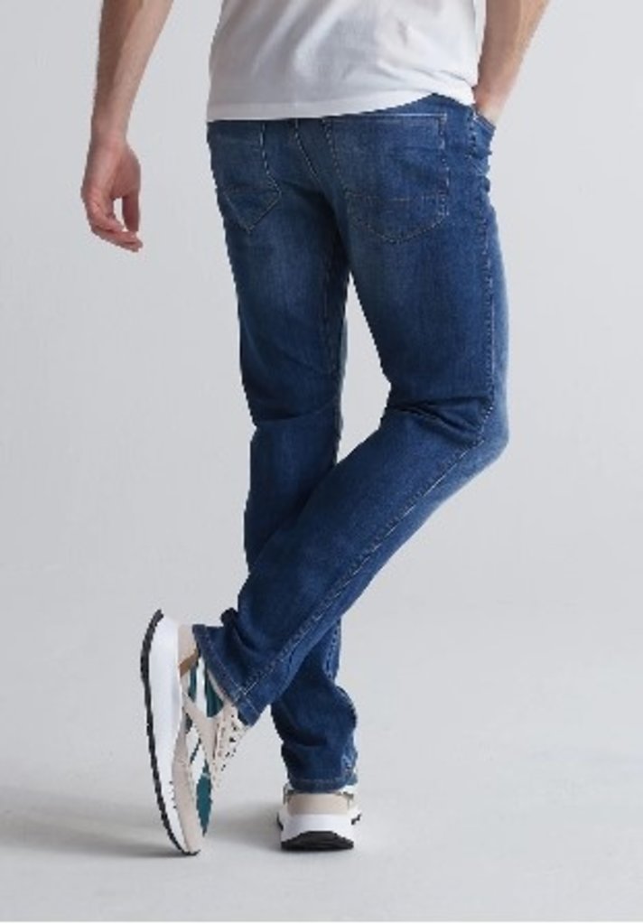 Duer Performance Denim Relaxed Tapered Fit Jeans | EMPIRE