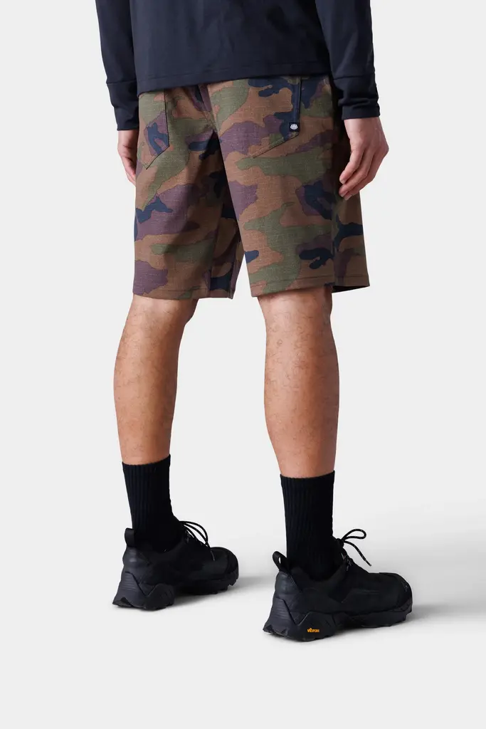 EVERYWHERE HYBRID SHORT - RELAXED FIT
