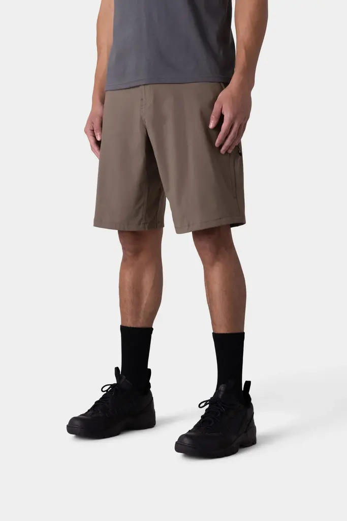 EVERYWHERE HYBRID SHORT - RELAXED FIT
