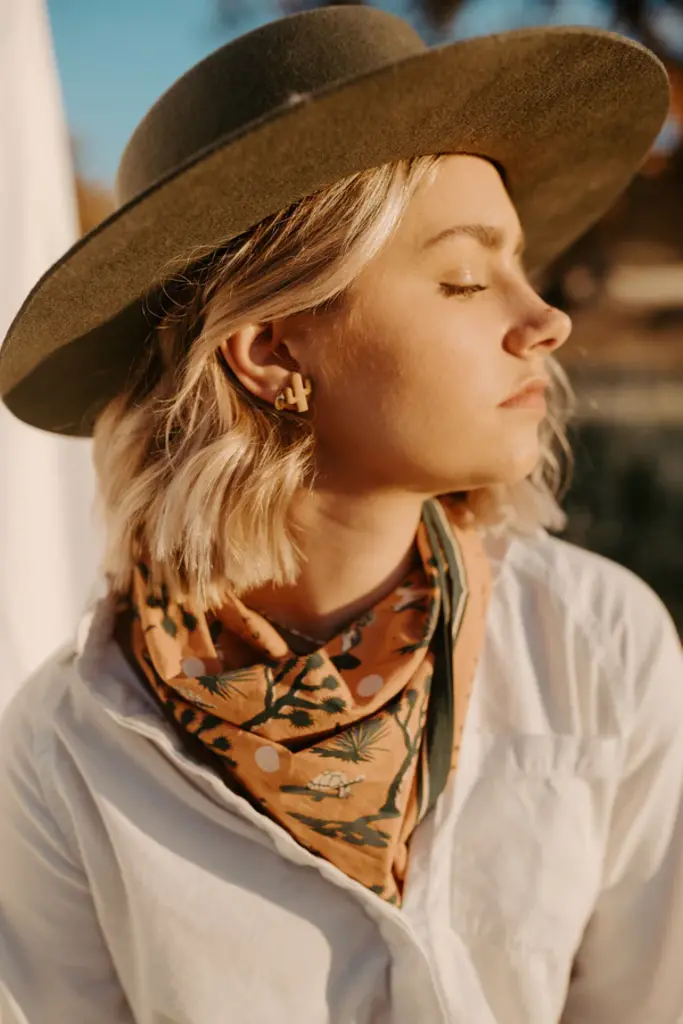 Landmark Proj.  Bandana