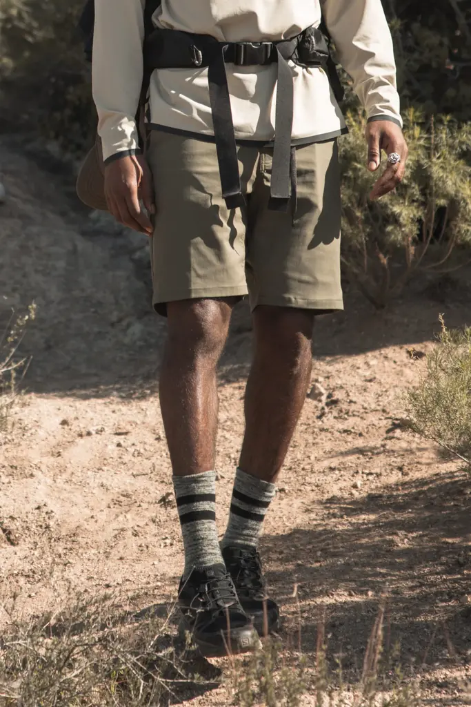 EVERYWHERE HYBRID SHORT - RELAXED FIT