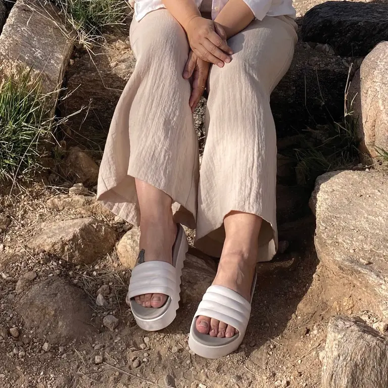 Cougar Shoes Inc W Pool Party Slide