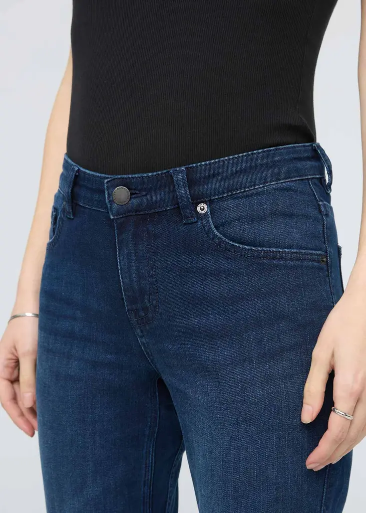 Duer Performance Denim Girlfriend Jean