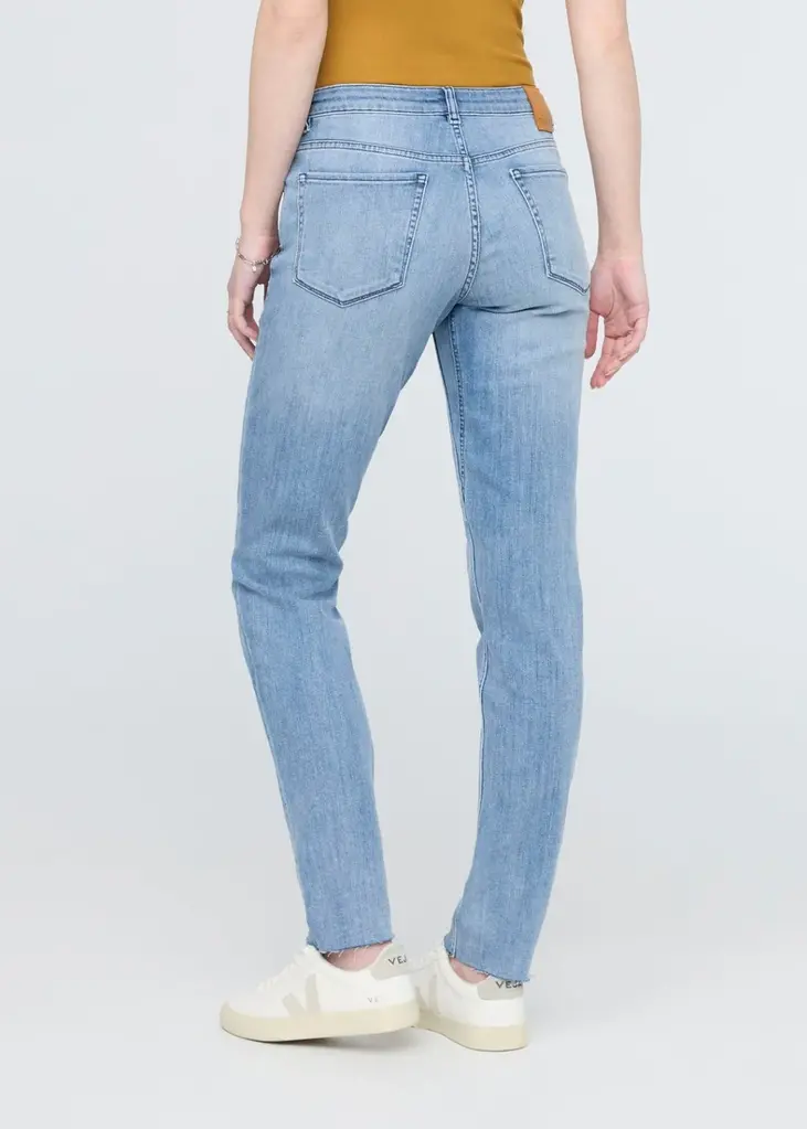 Duer Performance Denim Girlfriend Jean