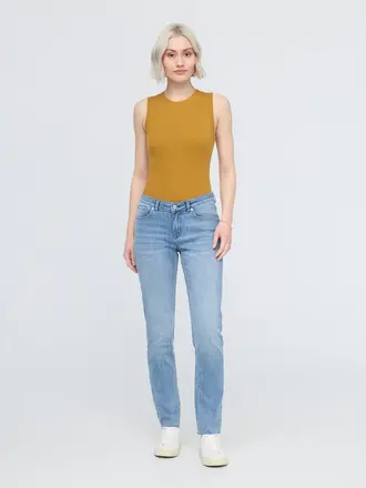 Duer Performance Denim Girlfriend Jean