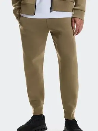 On Cloud M Focus Tech SweatPant