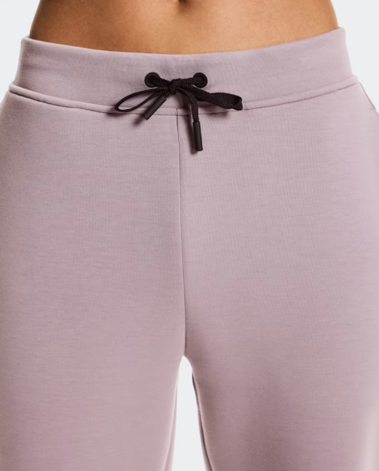 On Cloud W Focus Tech Sweatpant