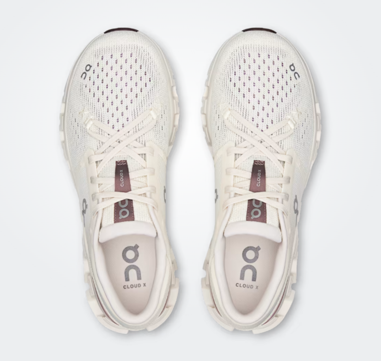 On Cloud  Cloud X4- Womens