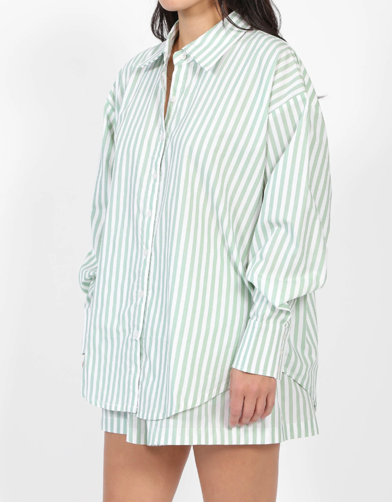 NWT Striped Medium 10 / 12 Casual or Dress Button Up Oversized Shirt A NEW  DAY on eBid Canada