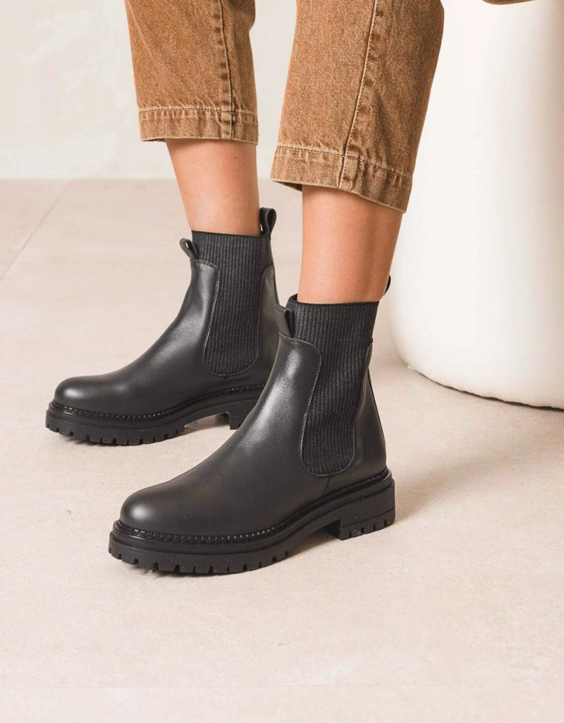 Indi and Cold Huntley Leather Chelsea Boot