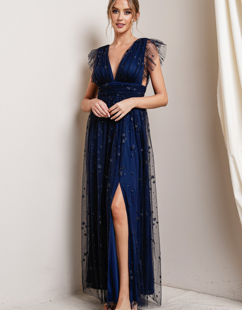 https://cdn.shoplightspeed.com/shops/625872/files/59144131/800x1024x1/soieblu-star-maxi-dress.jpg