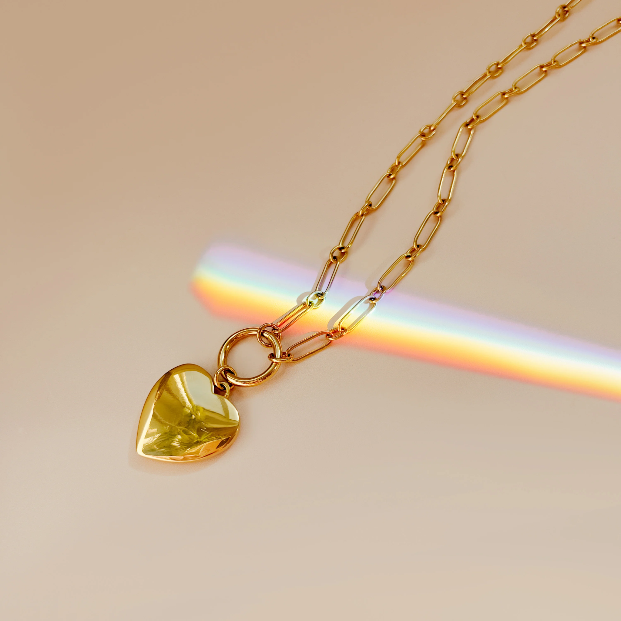 Scarlett necklace deals