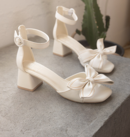 Oasis Society The Vigo Low Heels with Bow