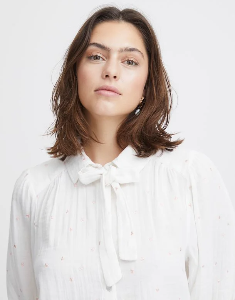 Atelier Reve Camilo Embroidered Blouse *Pink or Blue Hearts*