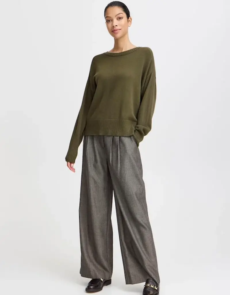 B.Young Manina Short Jumper