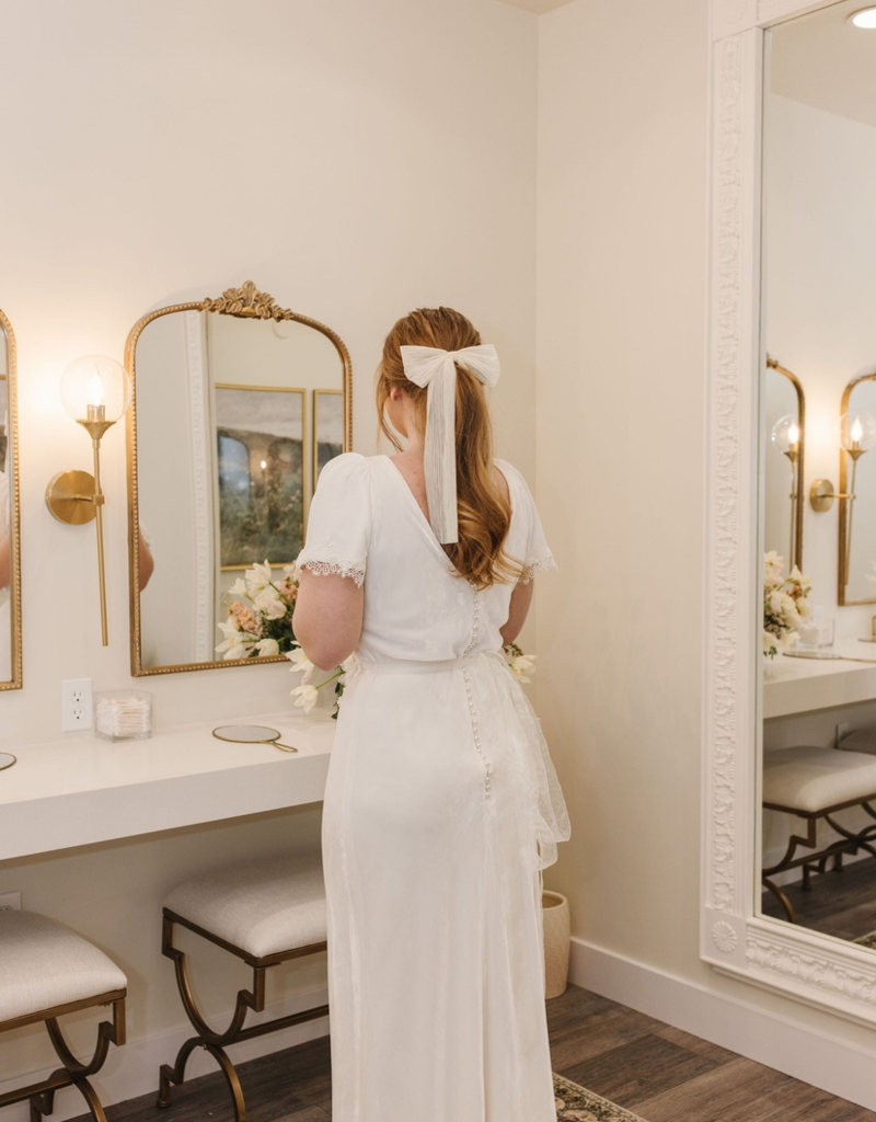 Covetd Bella Hair Bow in Ivory