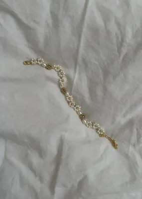 Oak + Eve Daisy Bracelet With Cafe Flower and Pearl Detail