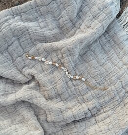 Oak + Eve Tofino Bracelet with Shell and Flower Detail - Cafe
