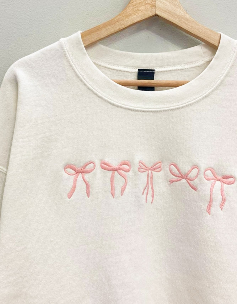 Sweet Claire With A Bow Embroidered Crewneck Sweatshirt