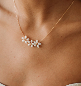 Luna & Stone Daria Daisy Necklace